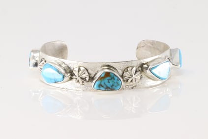 Native America Zuni Sterling Silver Kingman Turquoise Bracelet Cuff By Jude Candelaria.