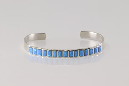 Native America Navajo Sterling Silver Blue Opal Bracelet Cuff.
