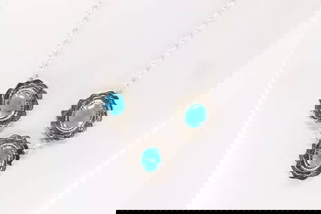 Native America Navajo Sterling Silver Turquoise Necklace By Gwendolyn Burnside.: This is a Native America Navajo Sterling Silver Turquoise Necklace By Gwendolyn Burnside. Necklace length:18.00"