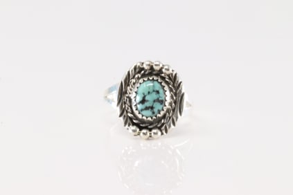 Native America Navajo Sterling Silver Turquoise Ring.