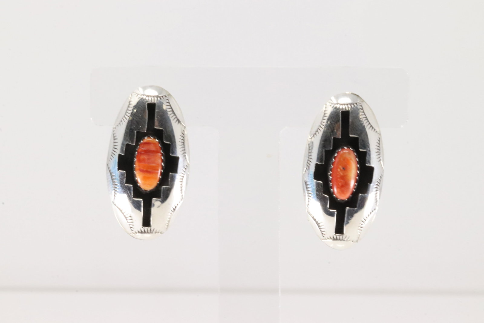 Native America Navajo Sterling Silver Spiny Oyster Post Earring's By Felix Perry.: This is a Native America Navajo Sterling Silver Spiny Oyster Post Earring's By Felix Perry.