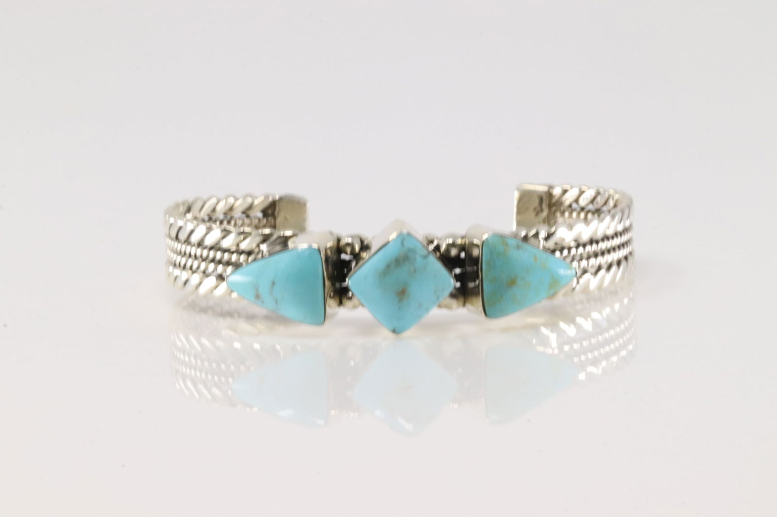Native America Navajo Sterling Silver Turquoise Bracelet Cuff By Mike Smith.: This is a Native America Navajo Sterling Silver Turquoise Bracelet Cuff By Mike Smith.