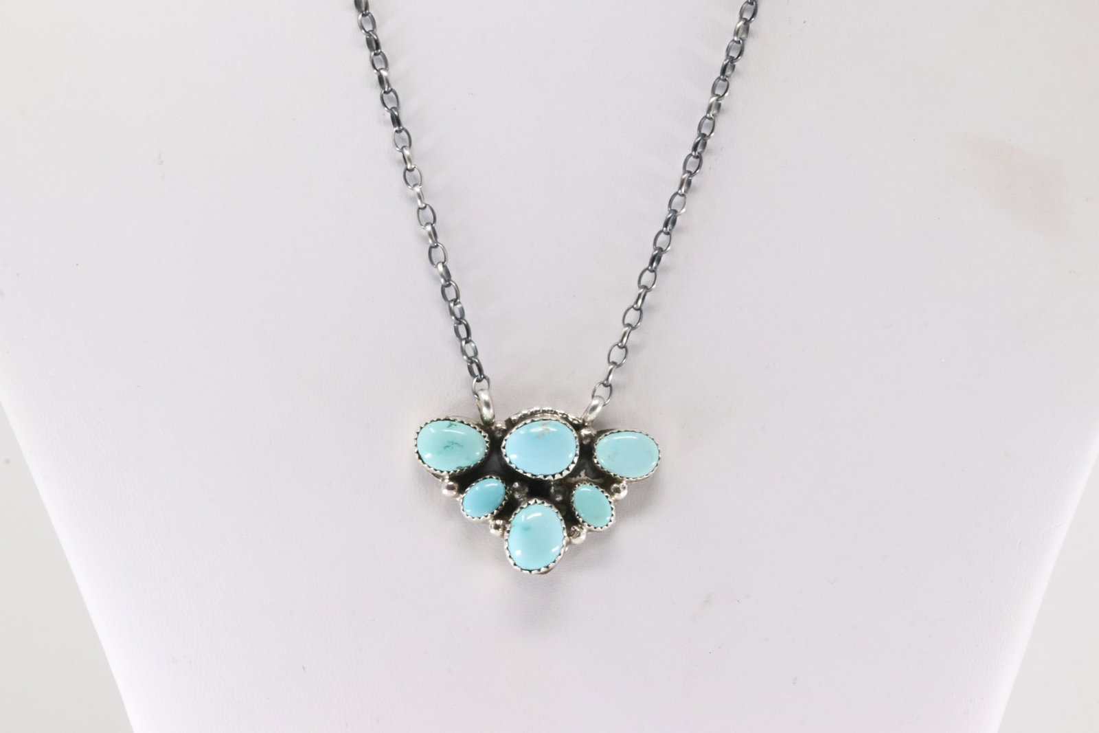 Native America Navajo Sterling Silver Golden Hill Turquoise Necklace By Shelia Becenti.: This is a Native America Navajo Sterling Silver Golden Hill Turquoise Necklace By Shelia Becenti. Necklaec length: 16.00"
