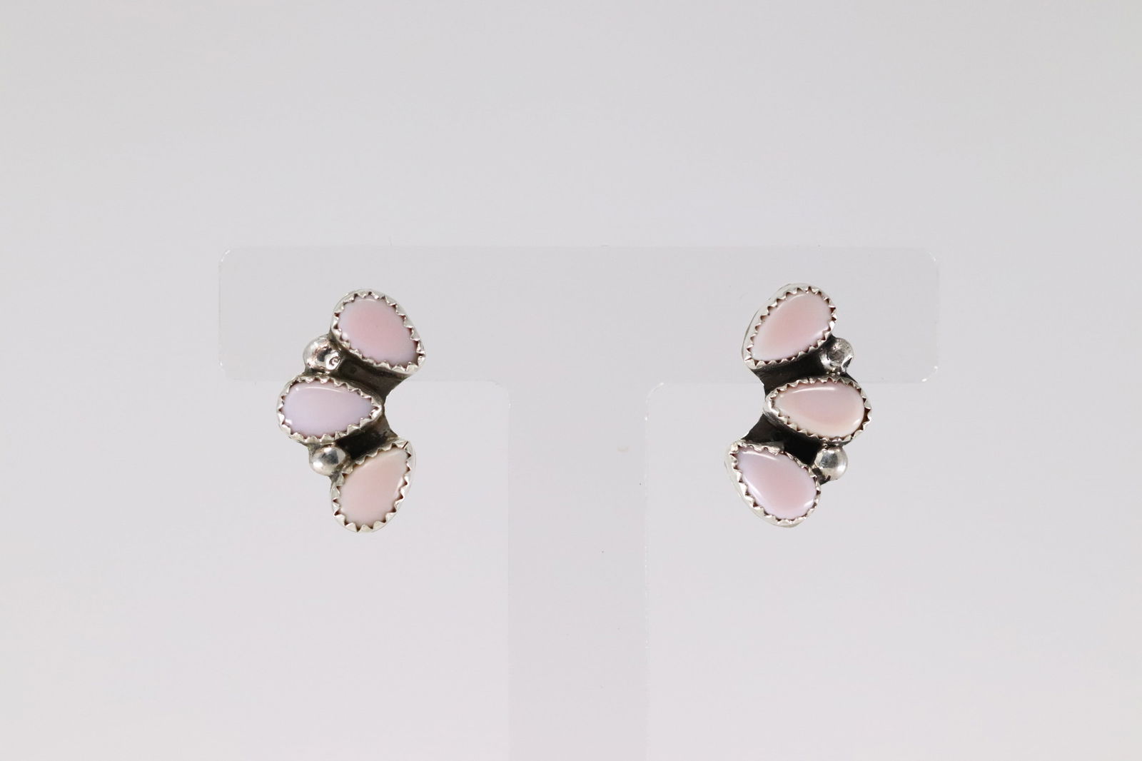 Native America Navajo Sterling Silver Pink Conch Shell Post Earring's By Maxine Ramirez. (1 of 3)