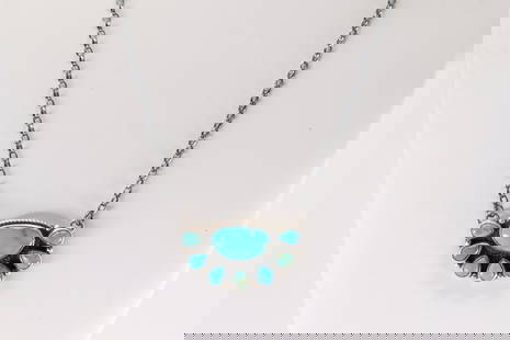 Native America Navajo Sterling Silver Kingman Turquoise Necklace By Geraldine James.: This is a Native America Navajo Sterling Silver Kingman Turquoise Necklace By Geraldine James. Necklace length: 18.00"