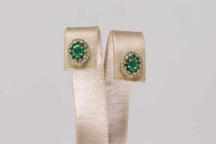 Emerlad & Diamond Stud Earring 14K.