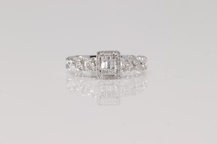 Elegant Diamond Ring 14Kt.
