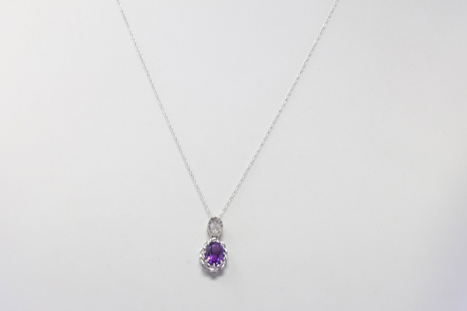 Amethyst & Diamond Pendant / Necklace 10Kt. (1 of 4)