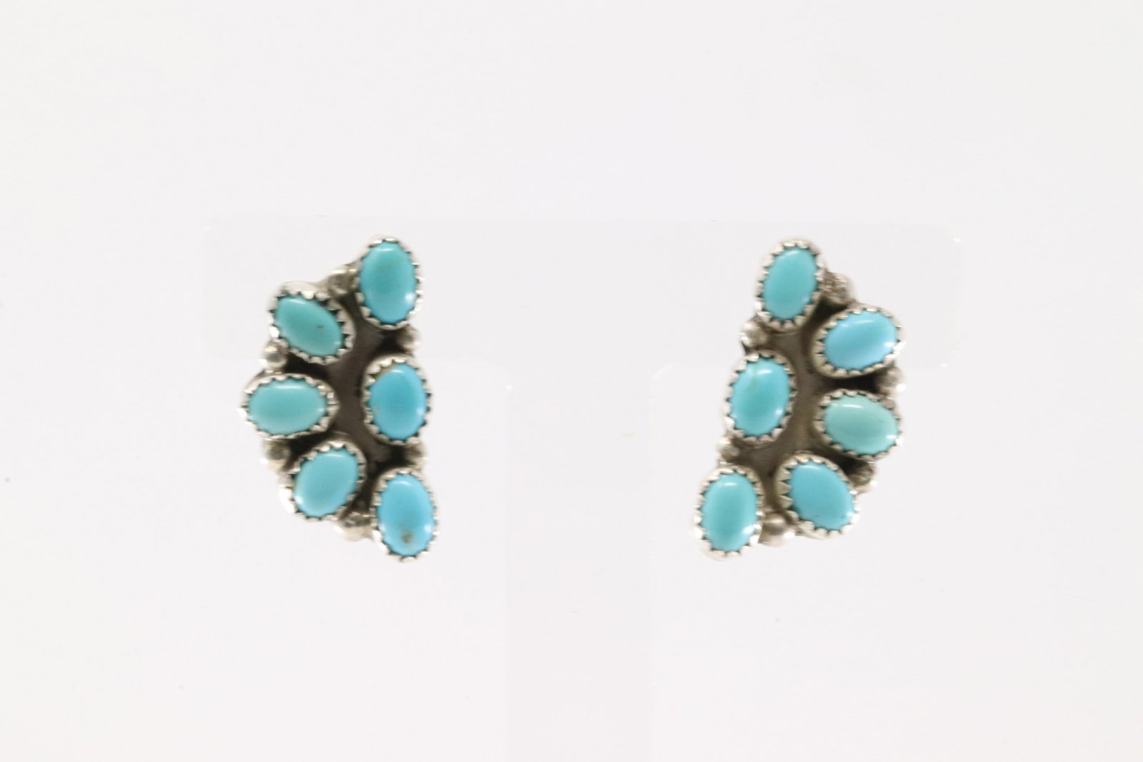 Native America Navajo Sterling Silver Kingman Turquoise Post Earring's By Maxine Martinez.: This is a Native America Navajo Sterling Silver Kingman Turquoise Post Earring's By Maxine Martinez.