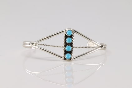 Native America Navajo Sterling Silver Turquoise Bracelet Cuff.