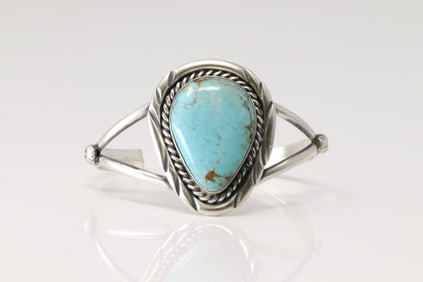 Native America Navajo Sterling Silver Kingman Turquoise Bracelet Cuff By Augustine Largo.