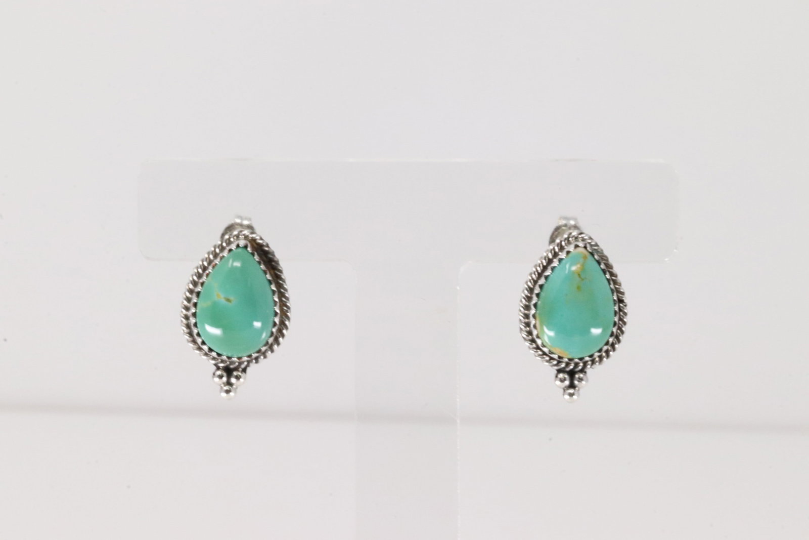 Native America Navajo Sterling Silver Kingman Turquoise Post Earring's By Theresa Smith.: This is a Native America Navajo Sterling Silver Kingman Turquoise Post Earring's By Theresa Smith.
