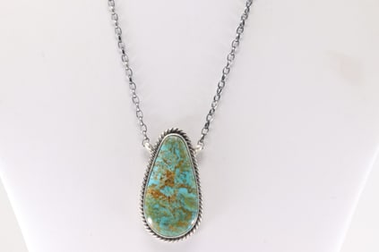 Native America Navajo Sterling Silver Kingman Turquoise Necklace By Johnny Dixon.