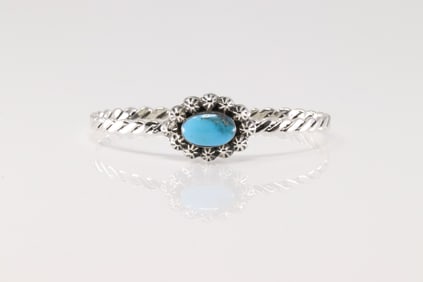 Native America Navajo Sterling Silver Turquoise Bracelet Cuff.