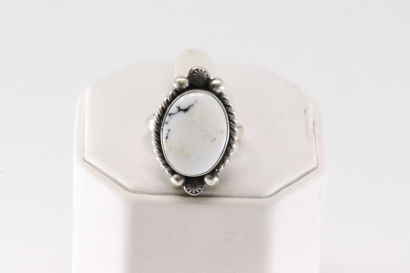 Native America Navajo Sterling Silver White Buffalo Ring By Eugene Belone.: This is a Native America Navajo Sterling Silver White Buffalo Ring By Eugene Belone. Ring size: 8.00.