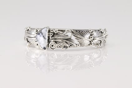 Native America Navajo Sterling Silver White Buffalo Bracelet Cuff By Emerson Delgarito.