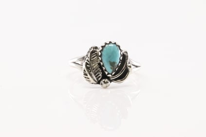 Native America Navajo Sterling Silver Turquoise Ring By Theresa Smith.