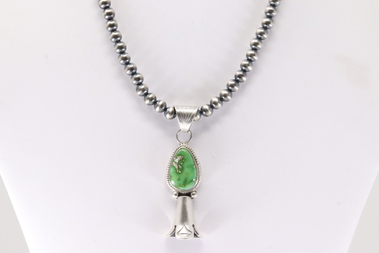 Native America Navajo Sterling Silver Sonora Gold Turquoise Blossom Necklace By Samuel Yellowhair.: This is a Native America Navajo Sterling Silver Sonora Gold Turquoise Blossom Necklace By Samuel Yellowhair. Necklace length: 16.00"