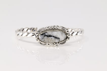 Native America Navajo Sterling Silver White Buffalo Bracelet Cuff By Leroy Silversmith.