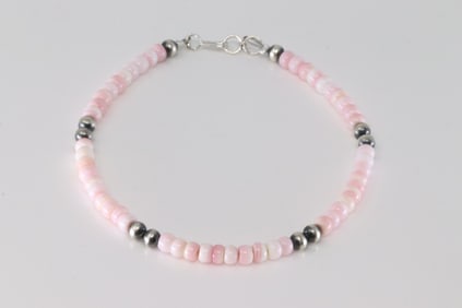 Native America Navajo Sterling Silver Pink Conch Shell & Pearl Beaded Bracelet Link.