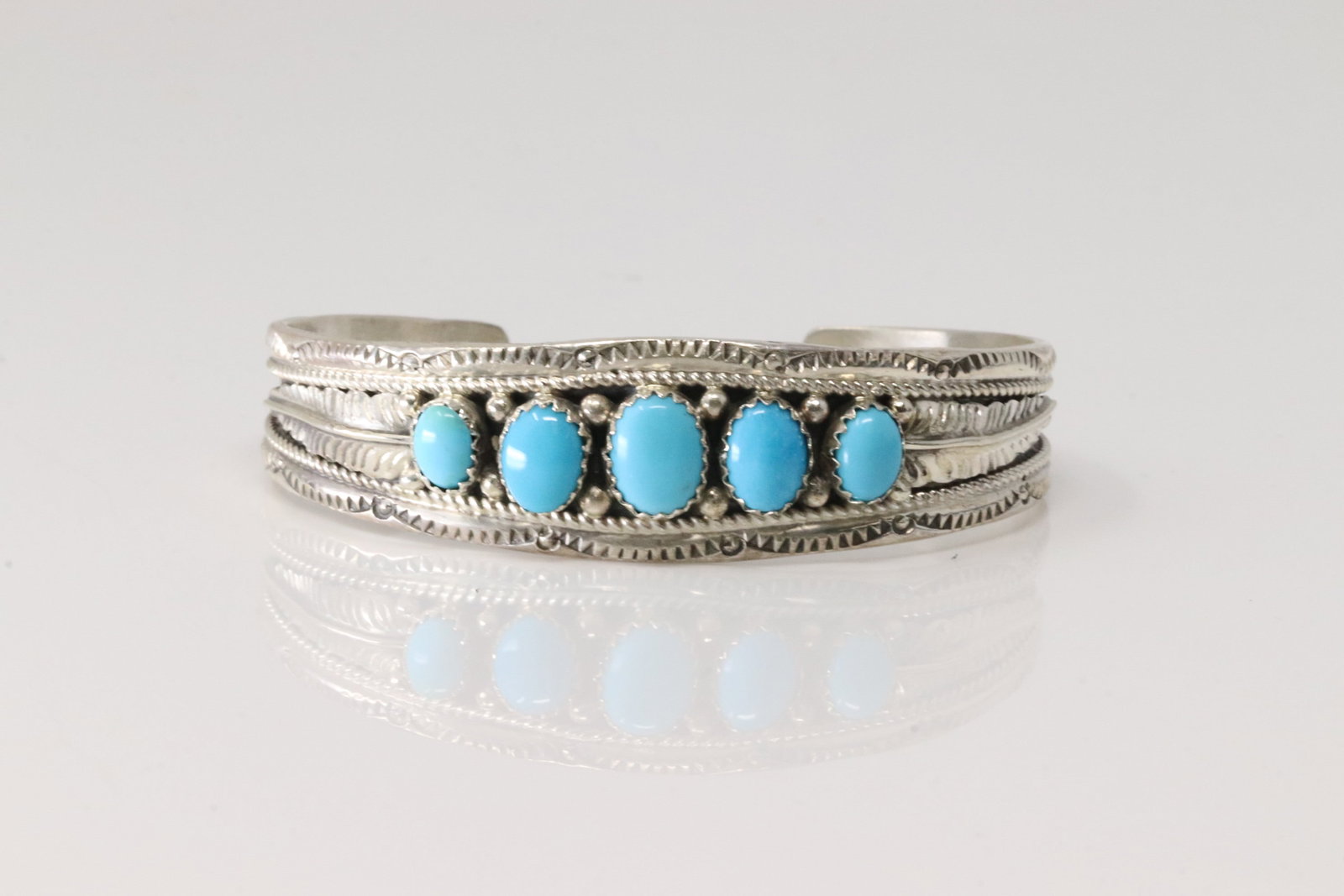 Native America Navajo Sterling Silver Turquoise Bracelet Cuff By Dine Begaye.: This is a Native America Navajo Sterling Silver Turquoise Bracelet Cuff By Dine Begaye.