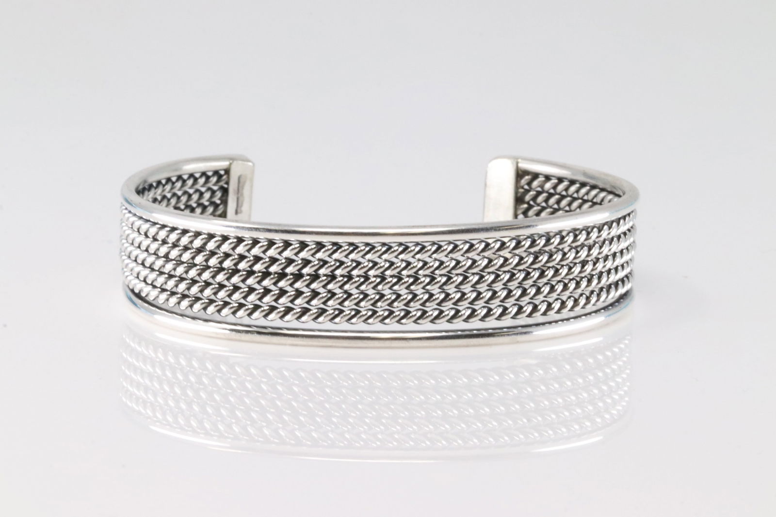 Native America Navajo Sterling Silver Solid Bracelet Cuff By Elaine Tahe. (1 of 3)