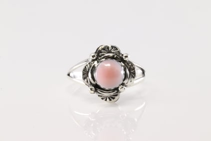 Native American Navajo Sterling Silver Pink Conch Shell Ring By Dorothy Lee.