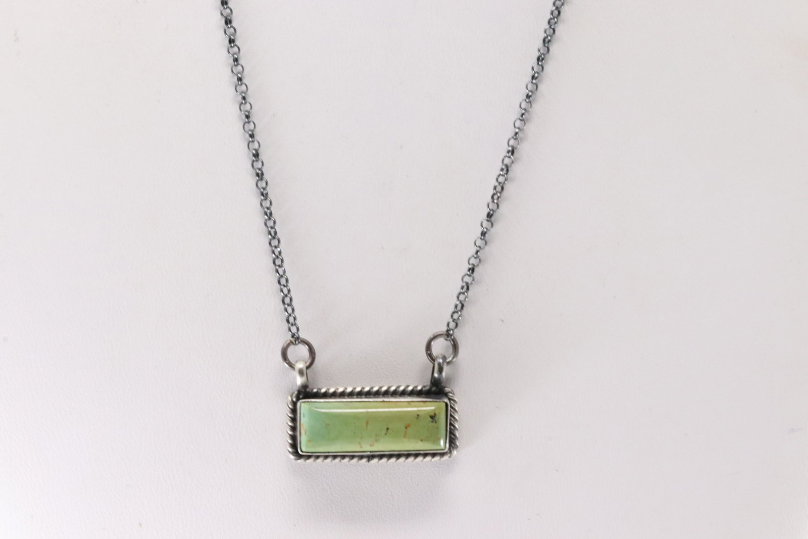 Native America Navajo Sterling Silver Kingman Turquoise Necklace By Johnny Dixon.: This is a Native America Navajo Sterling Silver Kingman Turquoise Necklace By Johnny Dixon. Necklace length: 16.00"