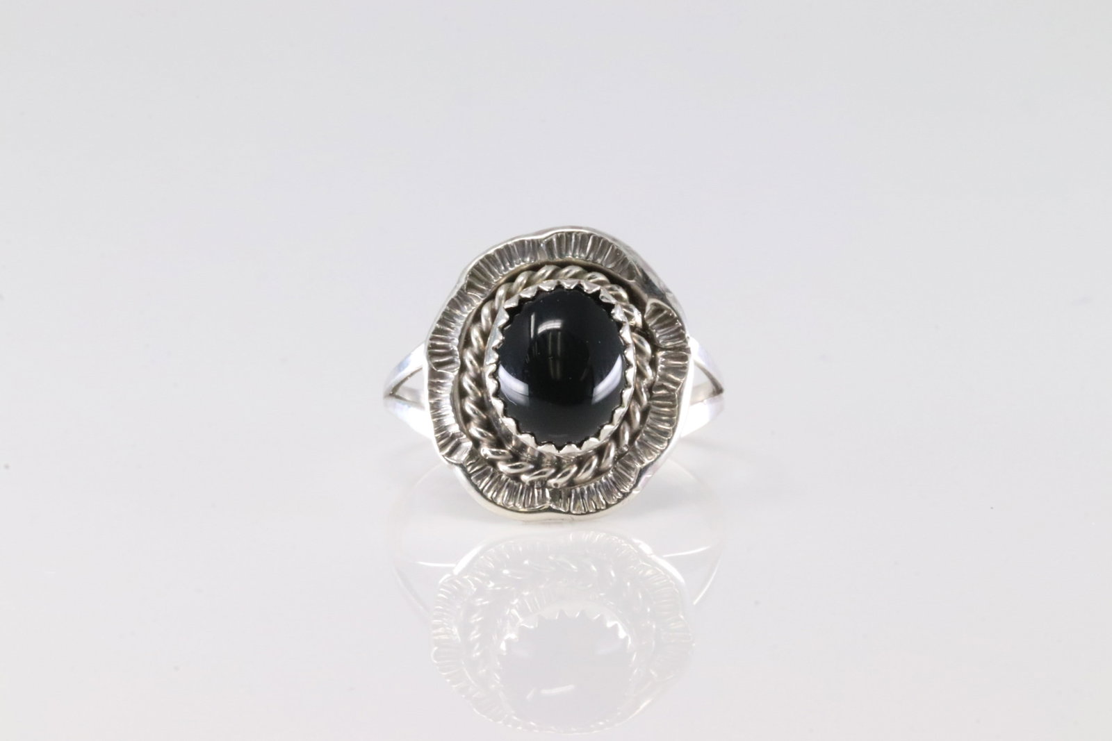 Native America Navajo Sterling Silver Black Onyx Ring By Freda Martinez.: This is a Native America Navajo Sterling Silver Black Onyx Ring By Freda Martinez. Ring size: 8.00.