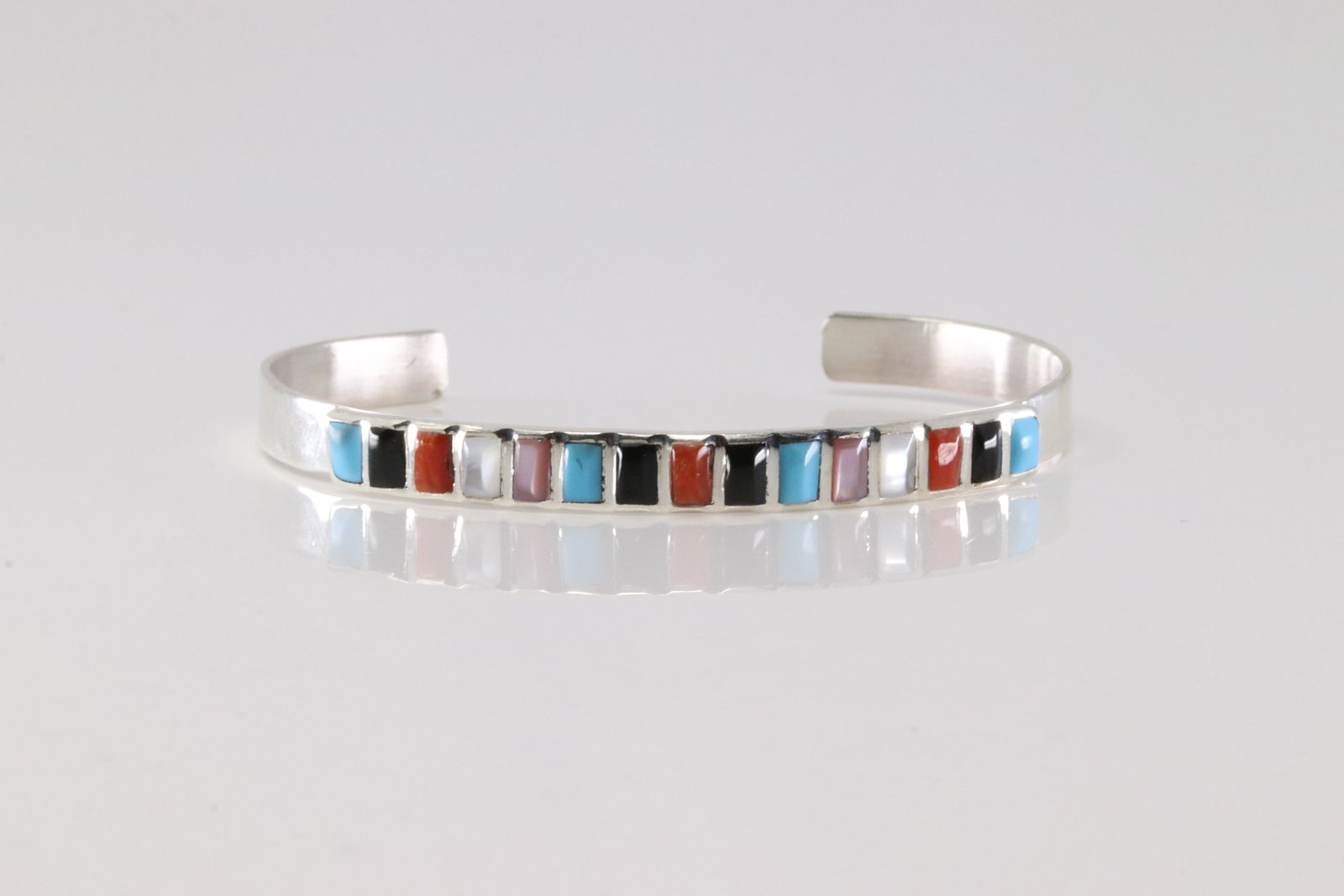 Native America Navajo Sterling Silver Multi-Color Stone Bracelet Cuff.: This is a Native America Navajo Sterling Silver Multi-Color Stone Bracelet Cuff.