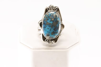 Native America Navajo Sterling Silver Kingman Turquoise Ring By V.H.