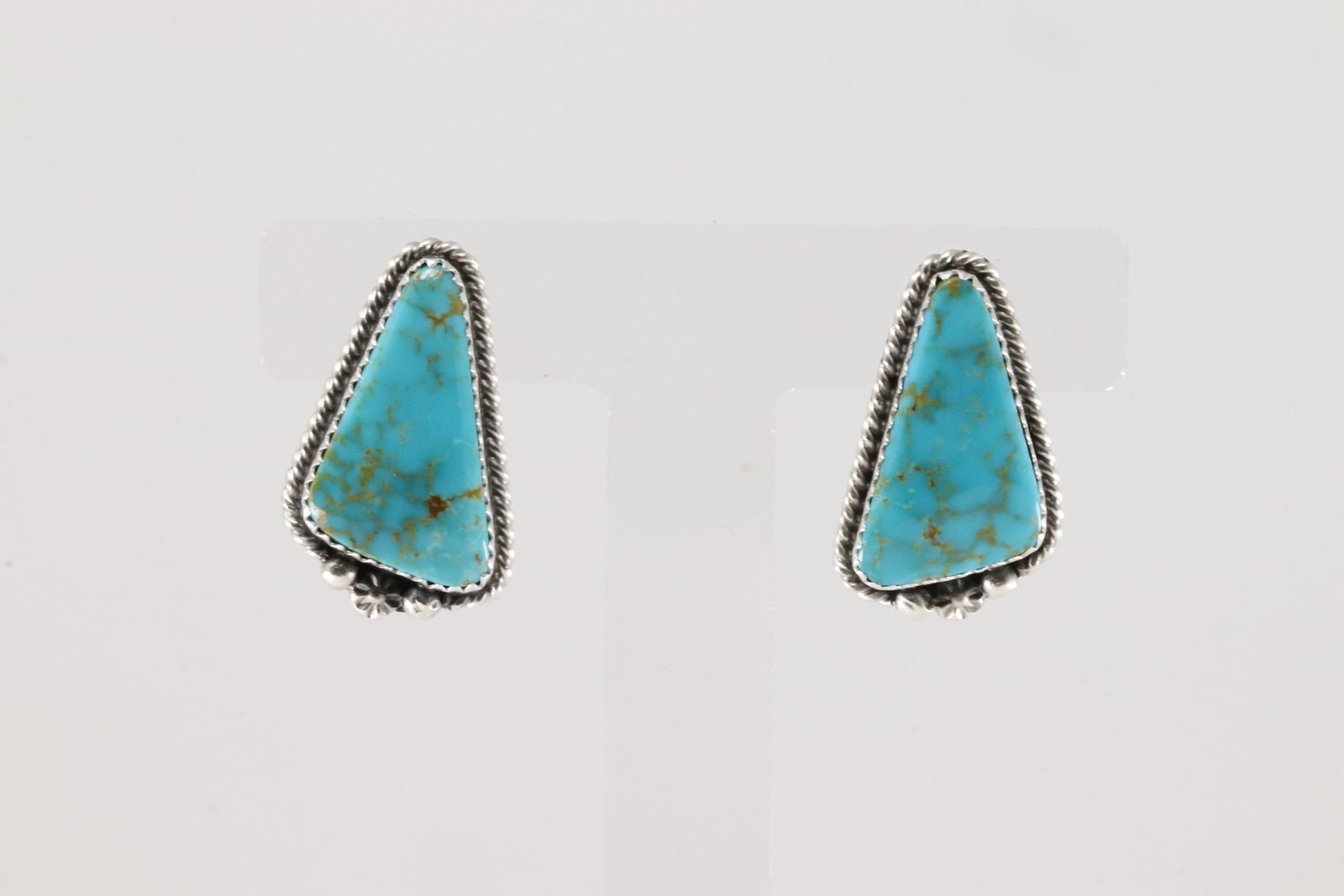 Native America Navajo Sterling Silver Kingman Turquoise Post Earring's By Virginia Becenti.: This is a Native America Navajo Sterling Silver Kingman Turquoise Post Earring's By Virginia Becenti.
