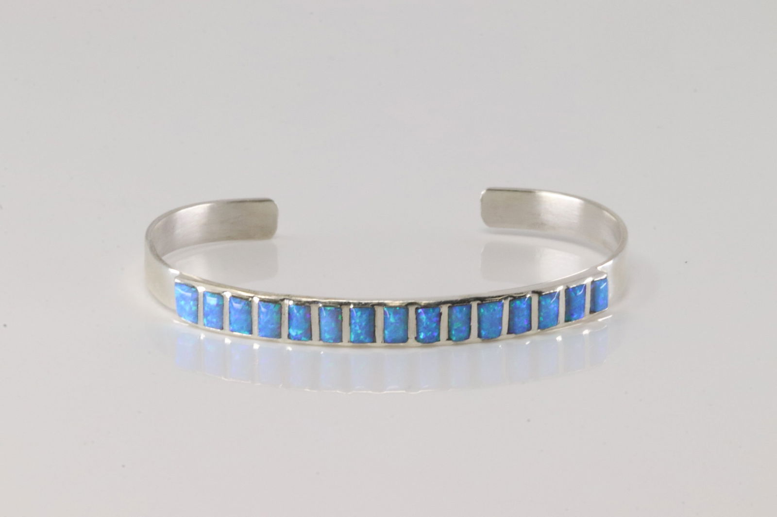 Native America Navajo Sterling Silver Blue Opal Bracelet Cuff.: This is a Native America Navajo Sterling Silver Blue Opal Bracelet Cuff.
