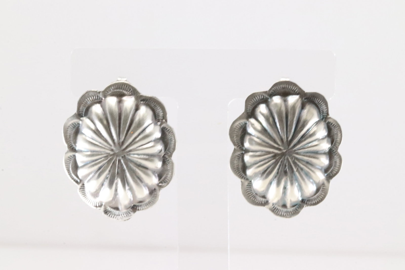 Native America Navajo Sterling Silver Conch Post Earring's By Joan Ryan Begay.: This is a Native America Navajo Sterling Silver Conch Post Earring's By Joan Ryan Begay.