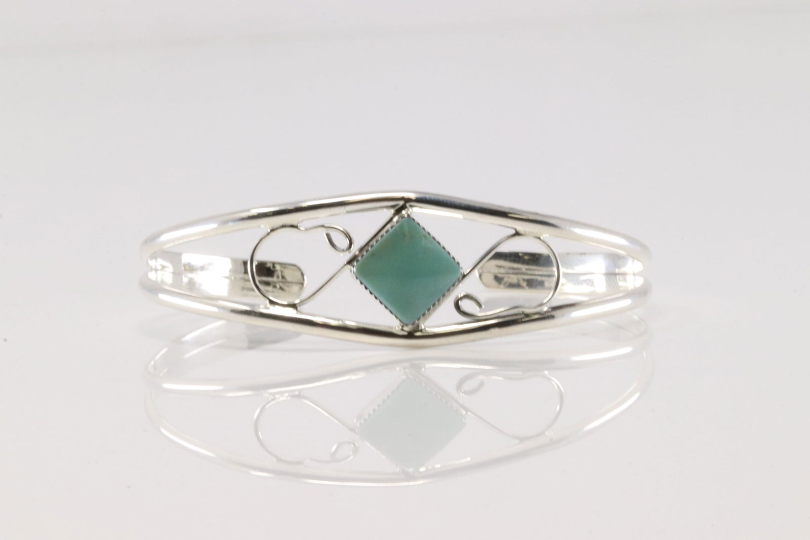 Native America Navajo Sterling Silver Turquoise Bracelet Cuff By Helena Barbone.: This is a Native America Navajo Sterling Silver Turquoise Bracelet Cuff By Helena Barbone.