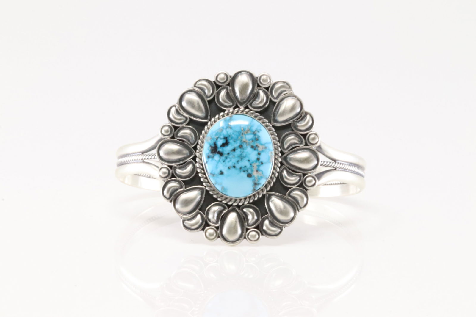 Native America Navajo Sterling Silver Kingman Turquoise Bracelet Cuff By Errick.: This is a Native America Navajo Sterling Silver Kingman Turquoise Bracelet Cuff By Errick.