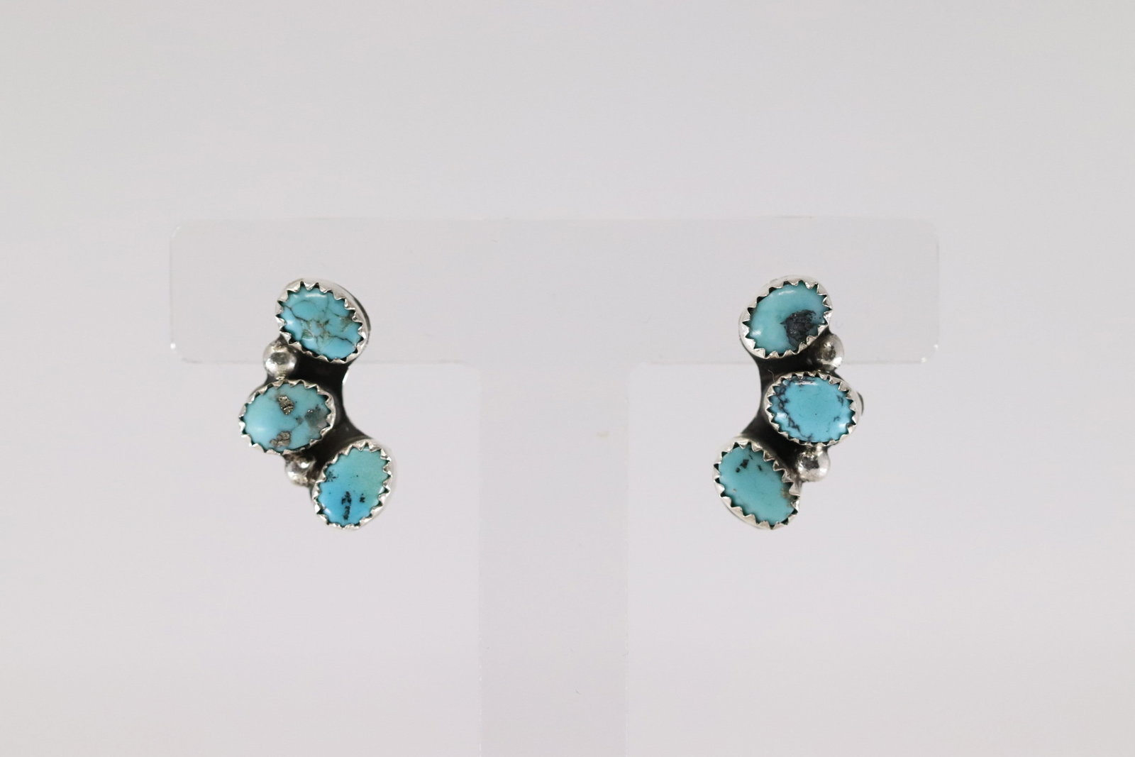 Native America Navajo Sterling Silver Kingman Turquoise Post Earring's By Maxine Ramirez.: This is Native America Navajo Sterling Silver Kingman Turquoise Post Earring's By Maxine Ramirez.