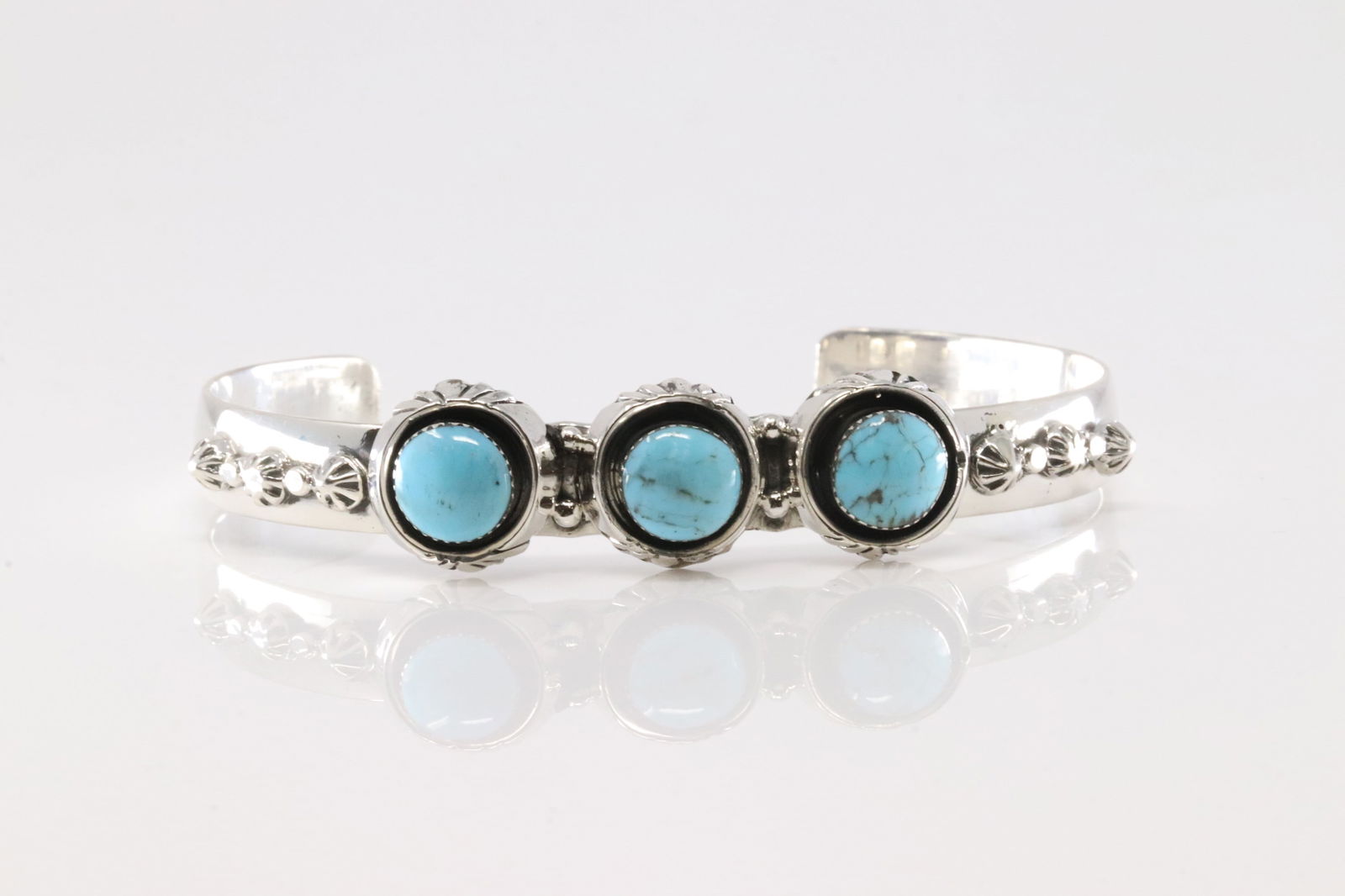 Native America Navajo Sterling Silver Turquoise Bracelet Cuff By Suzanna Johnson.: This is a Native America Navajo Sterling Silver Turquoise Bracelet Cuff By Suzanna Johnson.