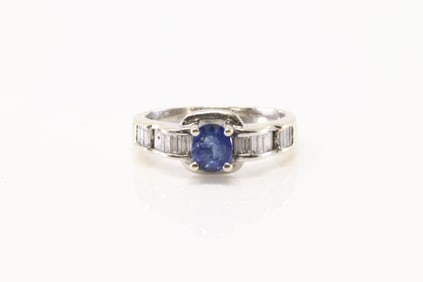 Sapphire & Baguette Diamond Ring 18Kt.
