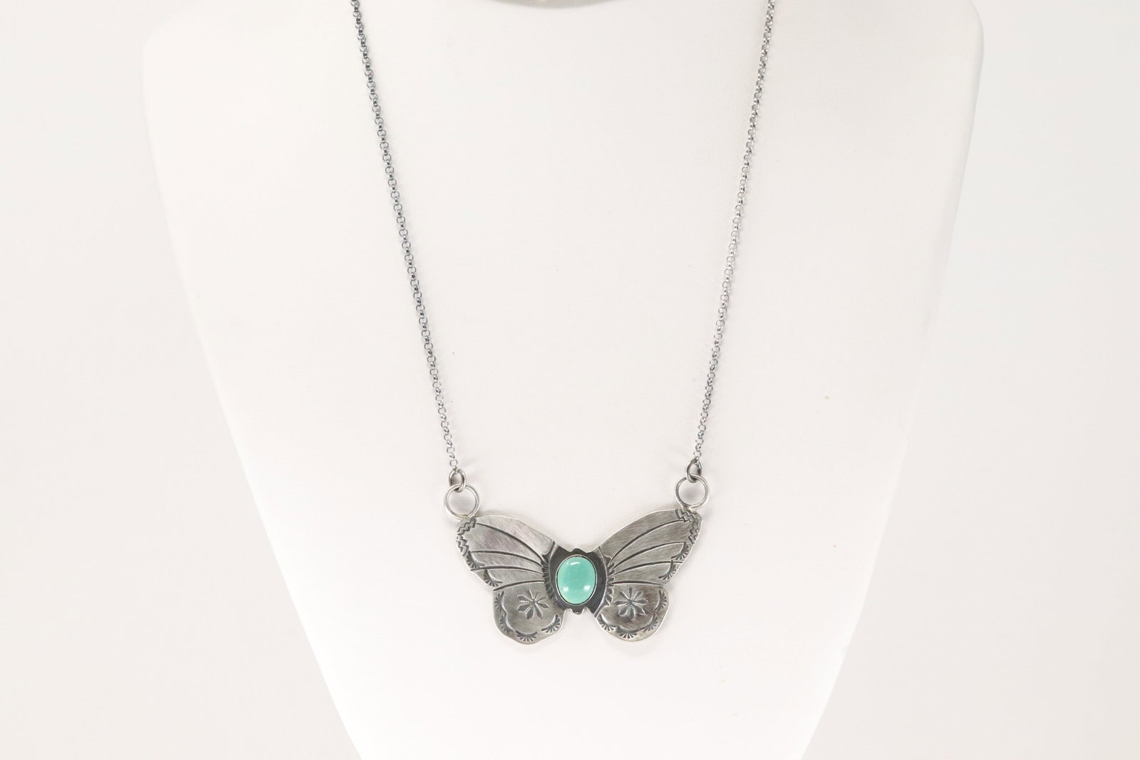 Native America Navajo Sterling Silver Kingman Turquoise Butterfly Neckalce By Rick Enriquez.: This is a Native America Navajo Sterling Silver Kingman Turquoise Butterfly Neckalce By Rick Enriquez. Necklace Length: 16.00".