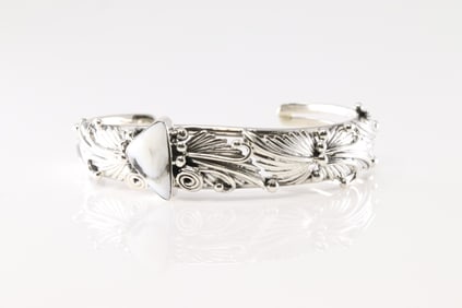 Native America Navajo Sterling Silver White Buffalo Bracelet Cuff By Emerson Delgarito.