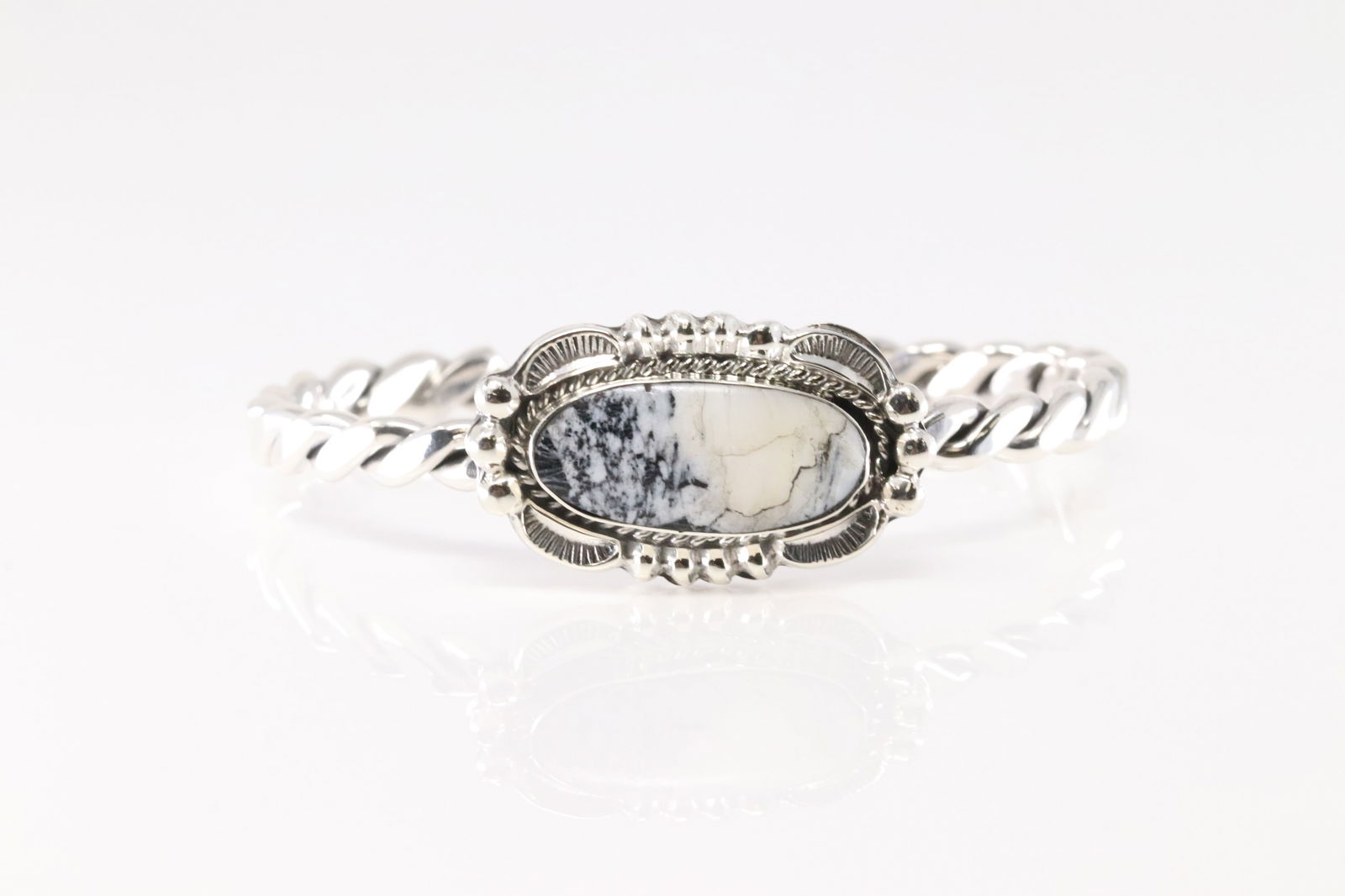 Native America Navajo Sterling Silver White Buffalo Bracelet Cuff By Leroy Silversmith.: This is a Native America Navajo Sterling Silver White Buffalo Bracelet Cuff By Leroy Silversmith.