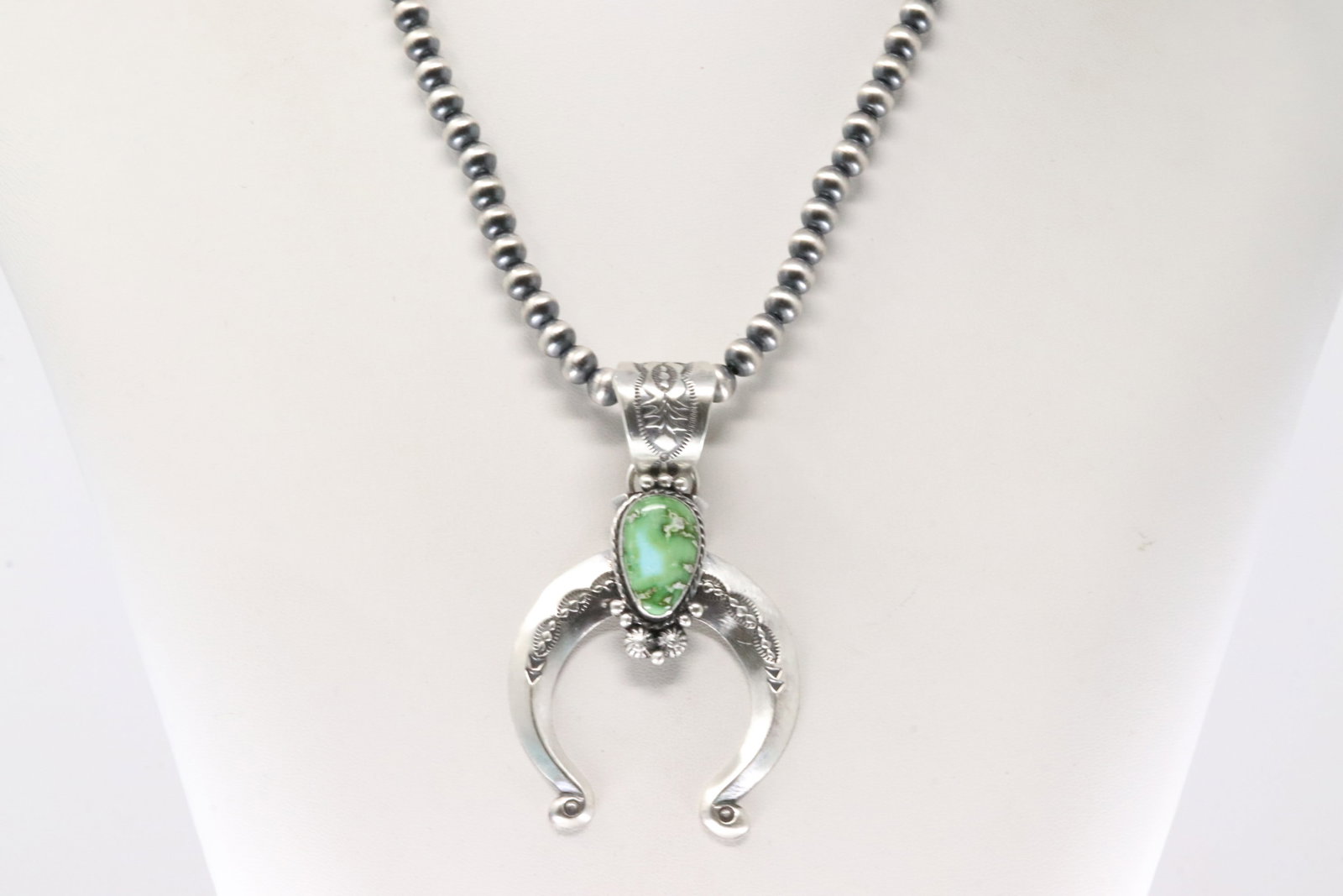 Native America Navajo Sterling Silver Sonora Gold Naja Necklace By Samuel Yellowhair.: This is a Native America Navajo Sterling Silver Sonora Gold Naja Necklace By Samuel Yellowhair. Necklace length: 18.00"