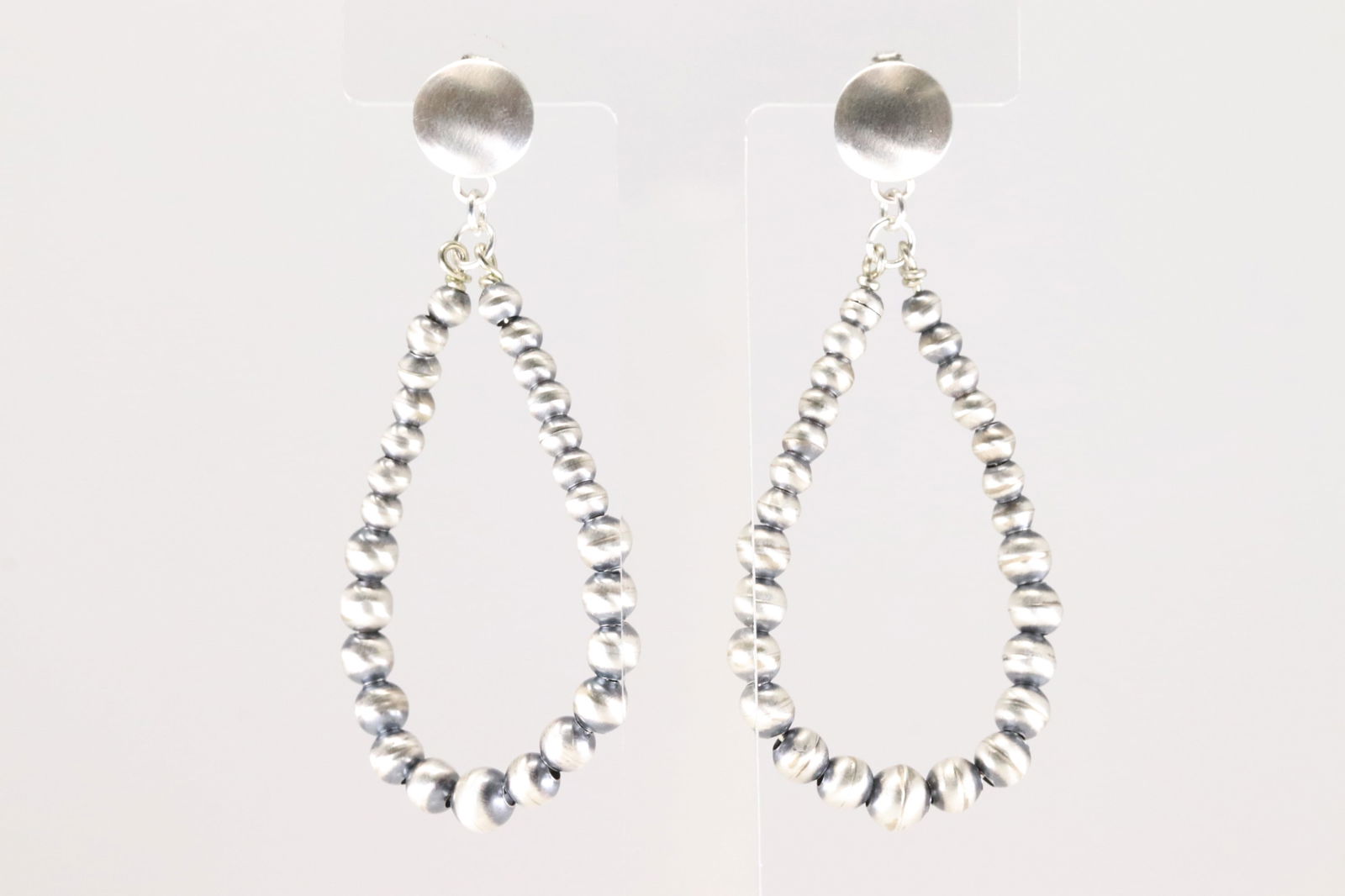 Native America Navajo Sterling Silver Pearl Beaded Post / Dangling Earring's By Dorinda Mariano.: This is a Native America Navajo Sterling Silver Pearl Beaded Post / Dangling Earring's By Dorinda Mariano.