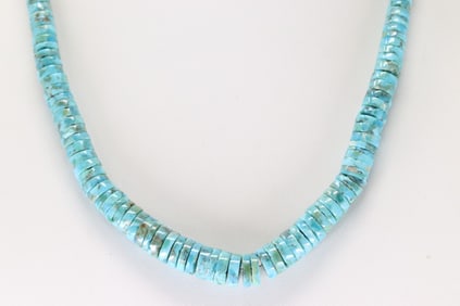 Native America Navajo Sterling Silver Turquoise Necklace.