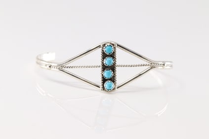 Native America Navajo Sterling Silver Turquoise Bracelet Cuff.