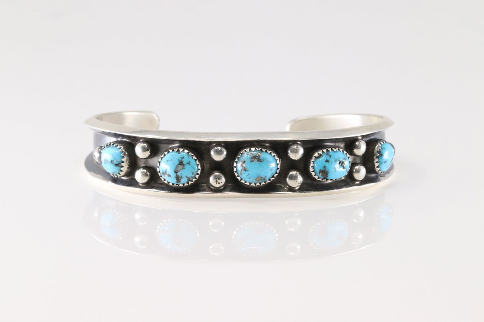Native America Navajo Sterling Silver Kingman Turquoise Bracelet Cuff By Paul Largo.: This is a Native America Navajo Sterling Silver Kingman Turquoise Bracelet Cuff By Paul Largo.