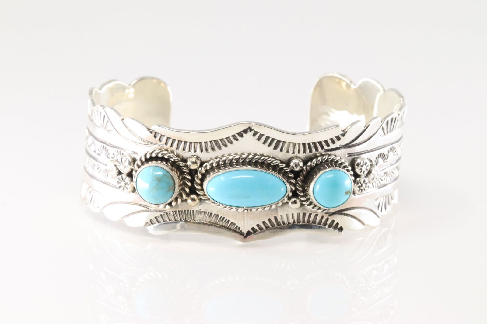Native America Navajo Sterling Silver Kingman Turquoise Barcelet Cuff By Charlene Yazzie.: This is a Native America Navajo Sterling Silver Kingman Turquoise Barcelet Cuff By Charlene Yazzie.