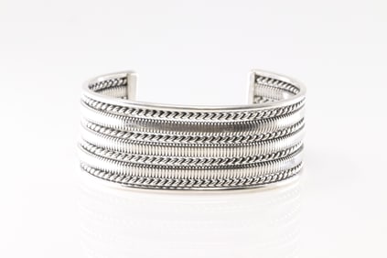 Native America Navajo Sterling Silver Solid Bracelet Cuff By Elaine Tahe.