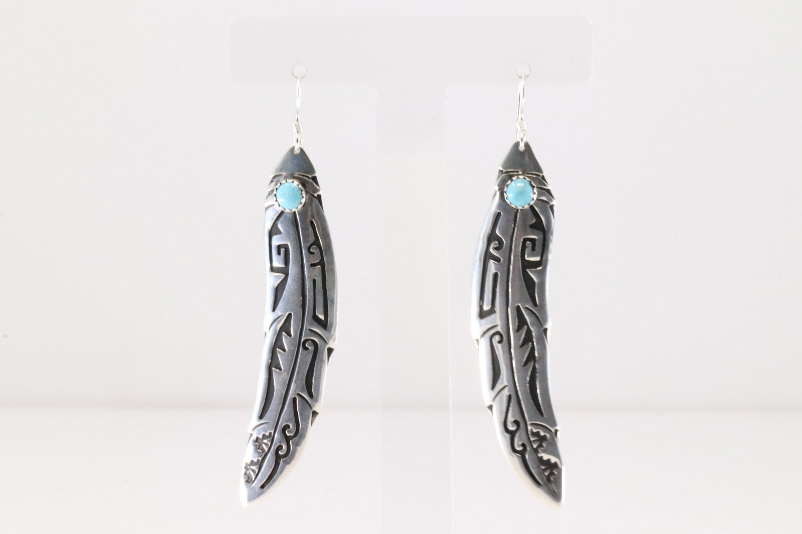 Native America Navajo Sterling Silver Turquoise Feather Dangling Earring By T&R Singer.: This is a Native America Navajo Sterling Silver Turquoise Feather Dangling Earring By T&R Singer.
